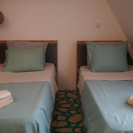 לינה וארוחת בוקר Horizon 4*